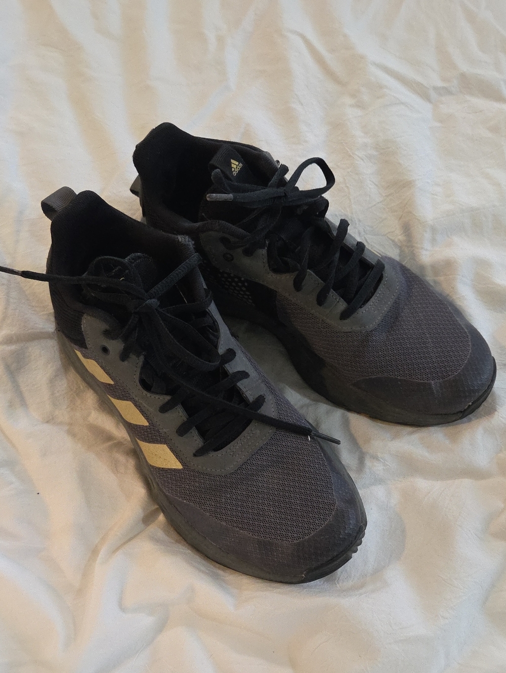 ADIDAS Men’s Atheletic Shoes - 7